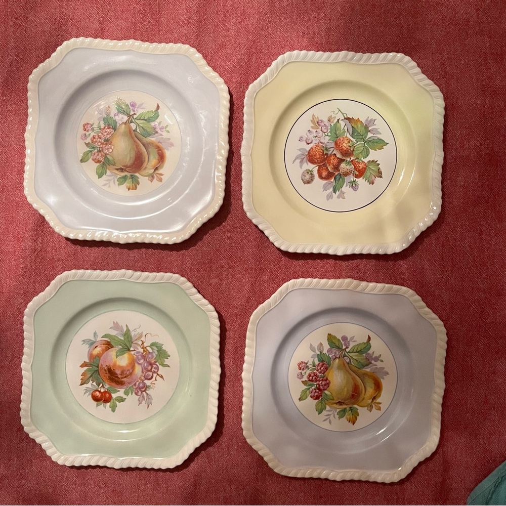 Plates-Old English -dessert/appetizer/decorative